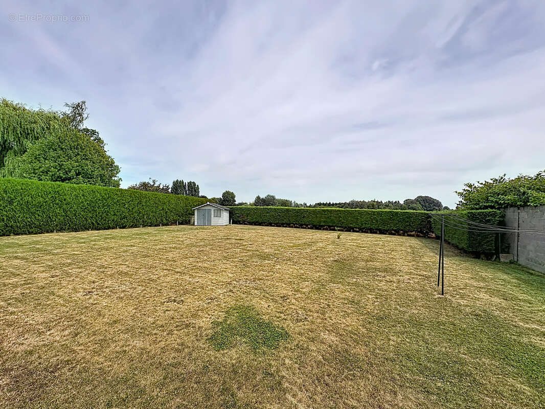 Maison individuelle sur une parcelle de 1181m2 - photo 3