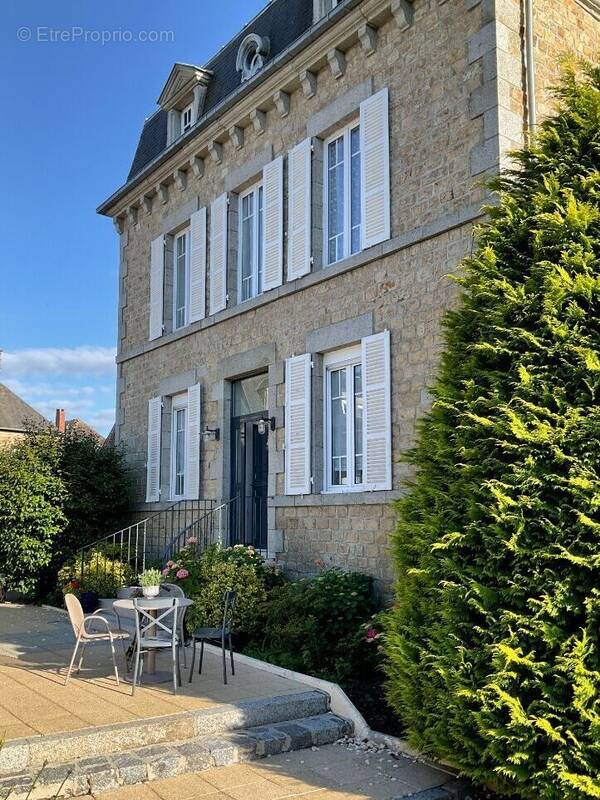 Maison à LOUVIGNE-DU-DESERT