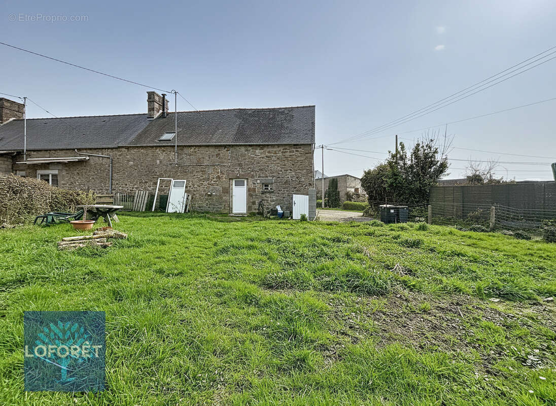 Maison à LOUVIGNE-DU-DESERT