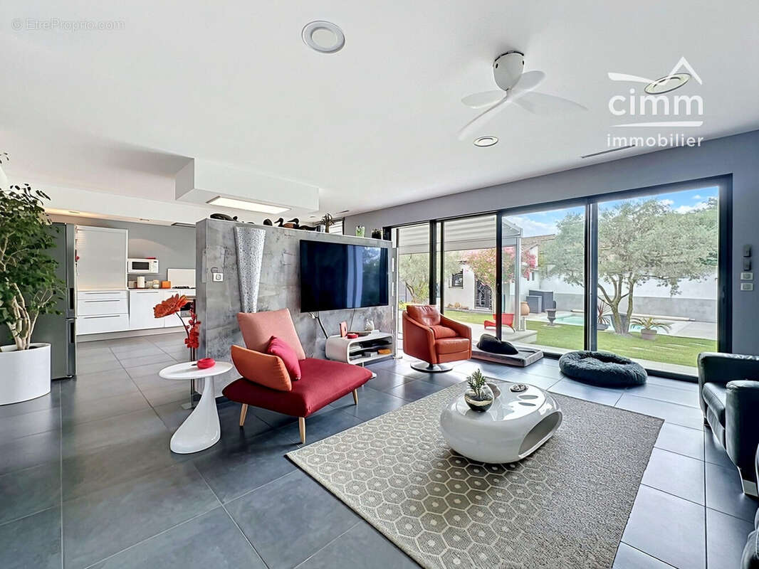 Maison 180 m² à Morieres-Les-Avignon  - photo 4