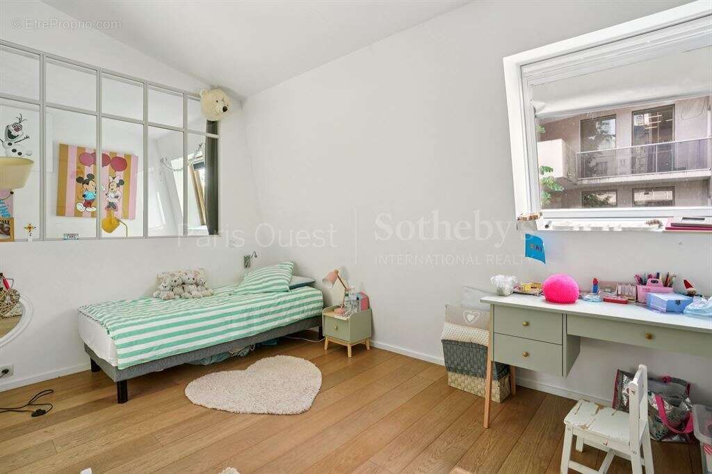 Maison à NEUILLY-SUR-SEINE