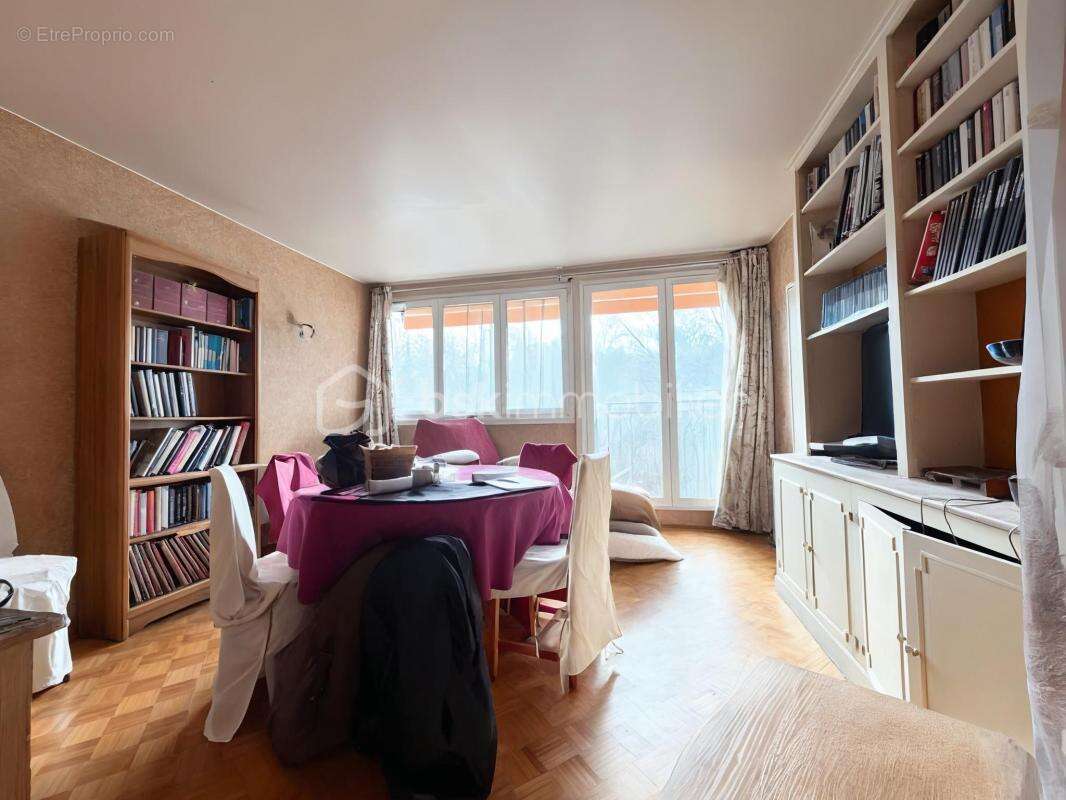 Appartement à JOUY-EN-JOSAS