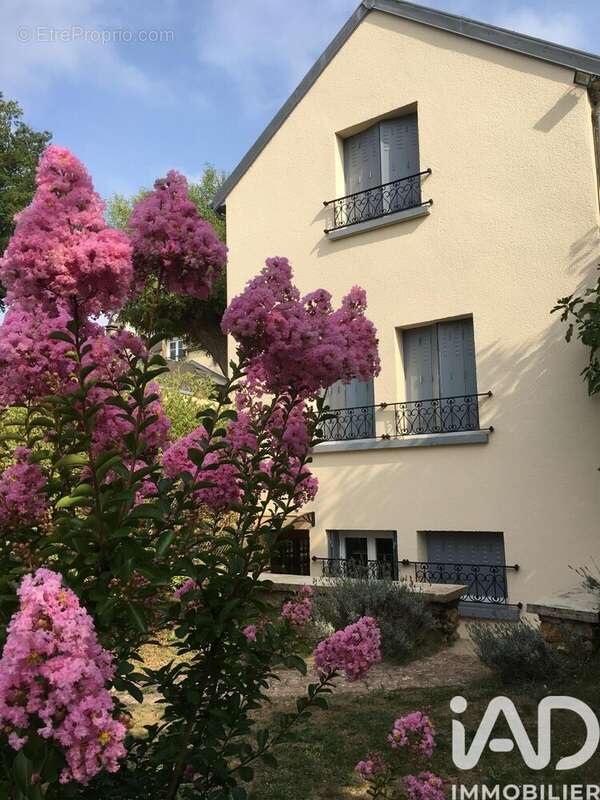 Photo 2 - Maison à BURES-SUR-YVETTE