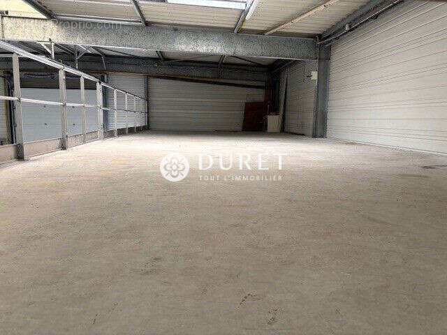 Commerce 480 m² à Le Girouard  - photo 2