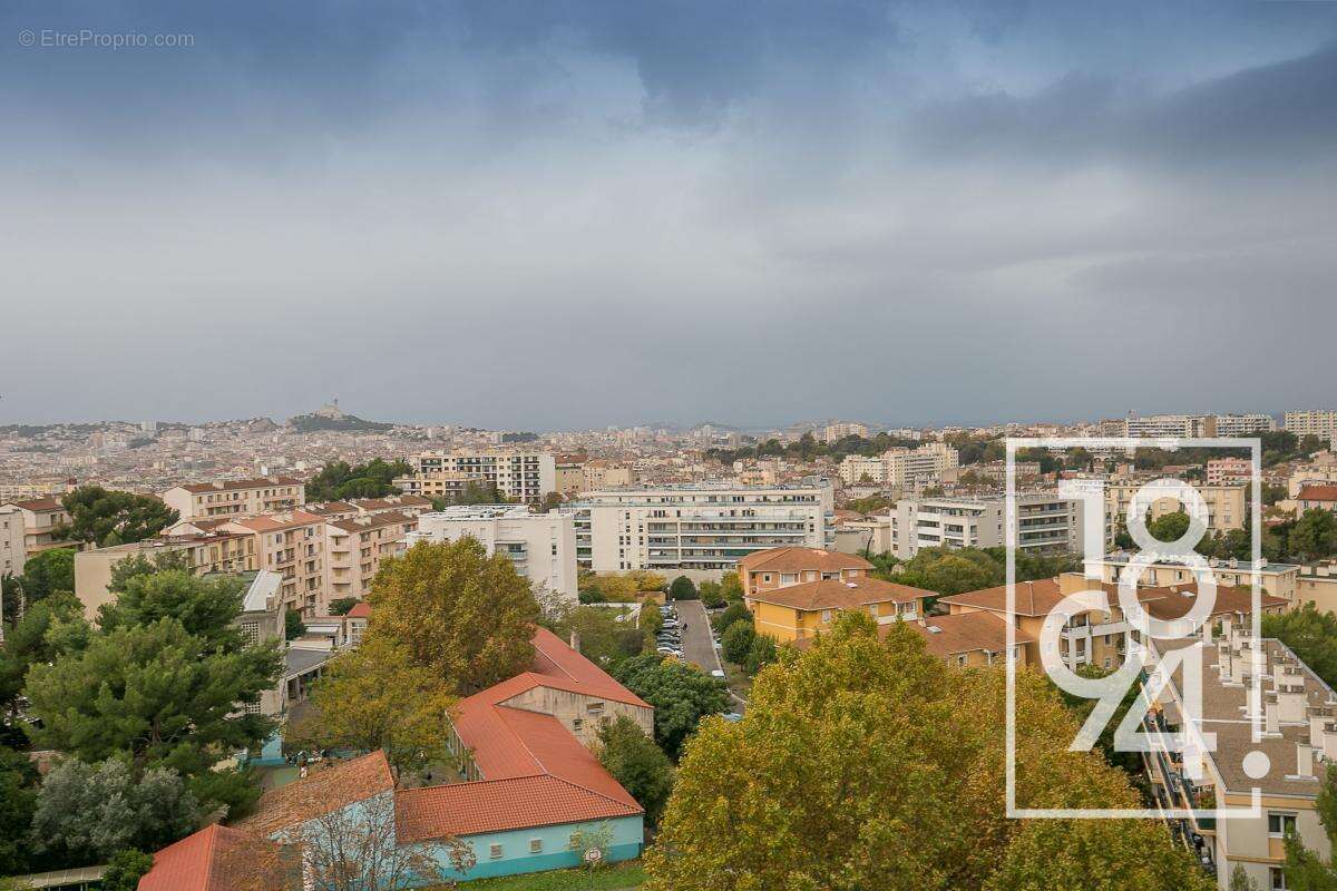 Appartement à MARSEILLE-4E