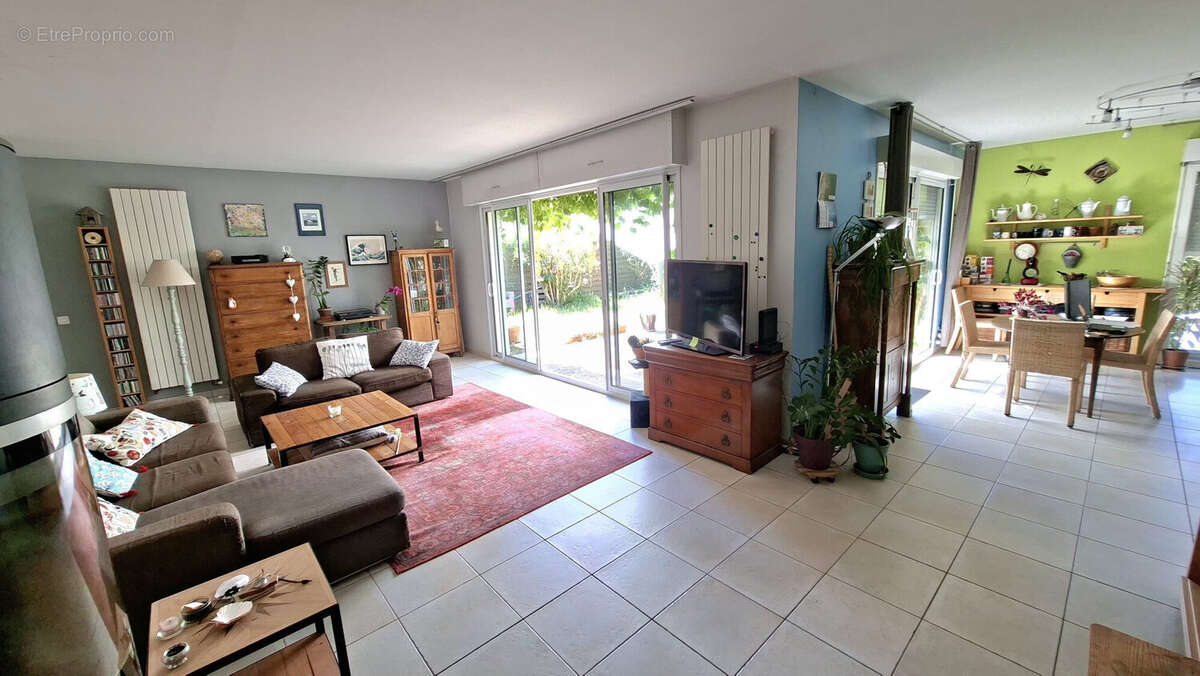 Maison 120 m² à Rochefort  - photo 4