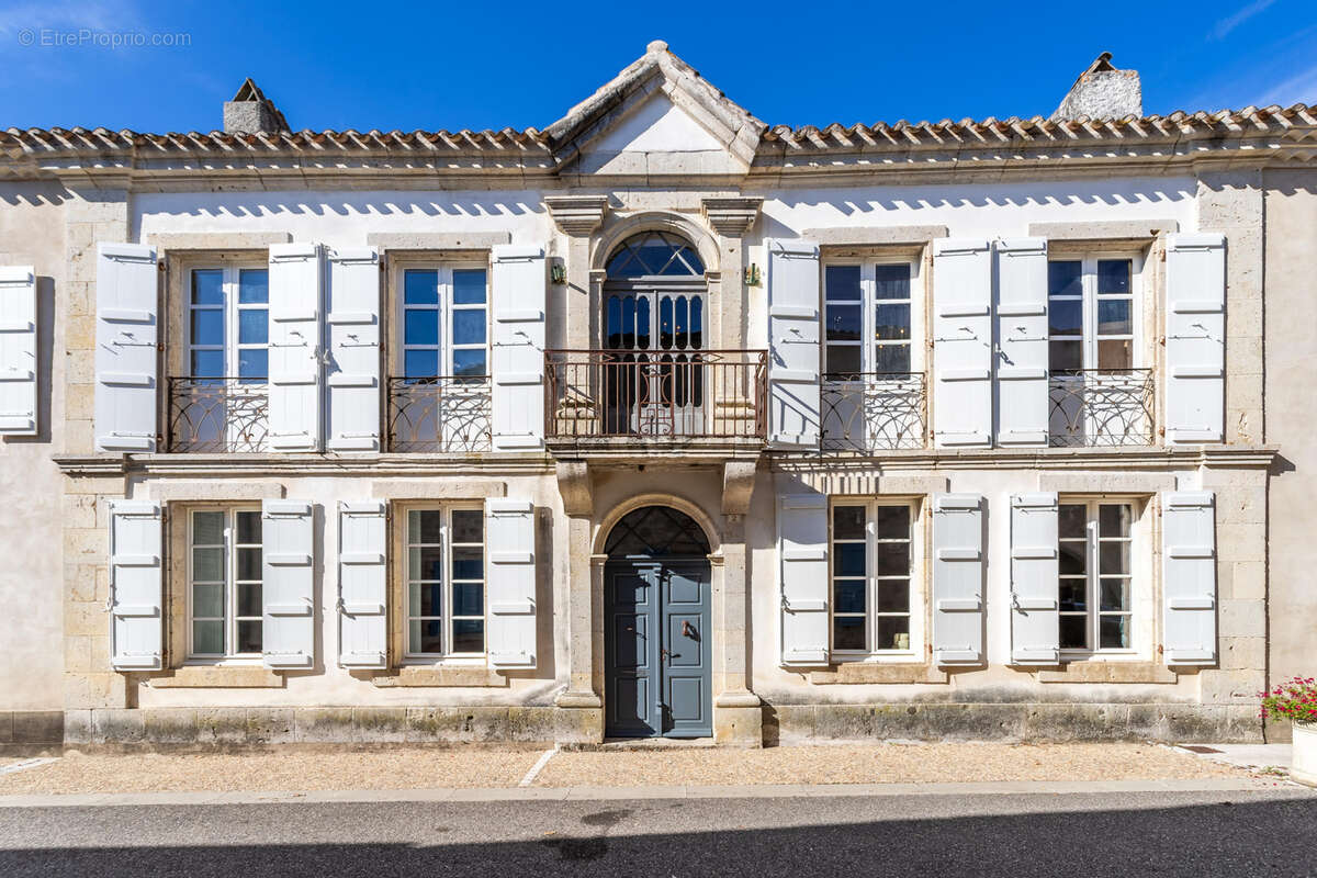 Maison de village avec jardin et garage - photo 4