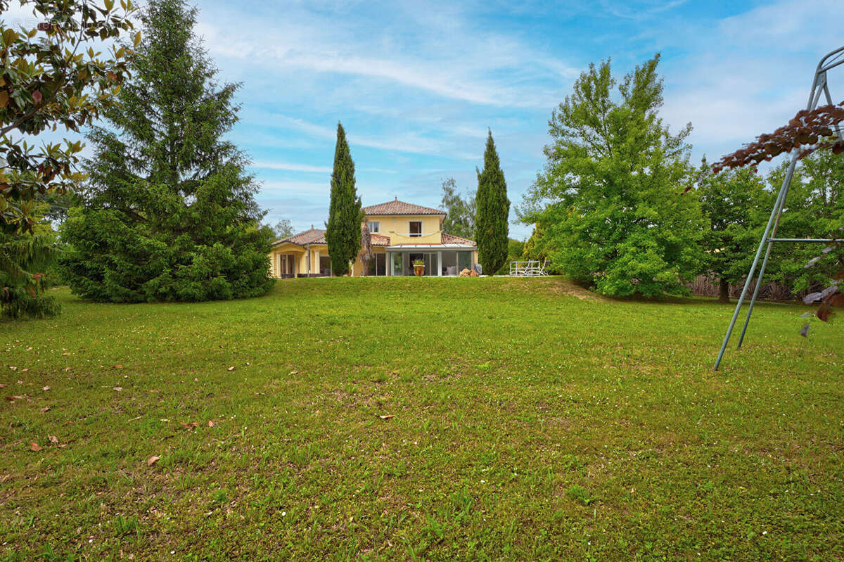 Maison à FONTAINES-SAINT-MARTIN