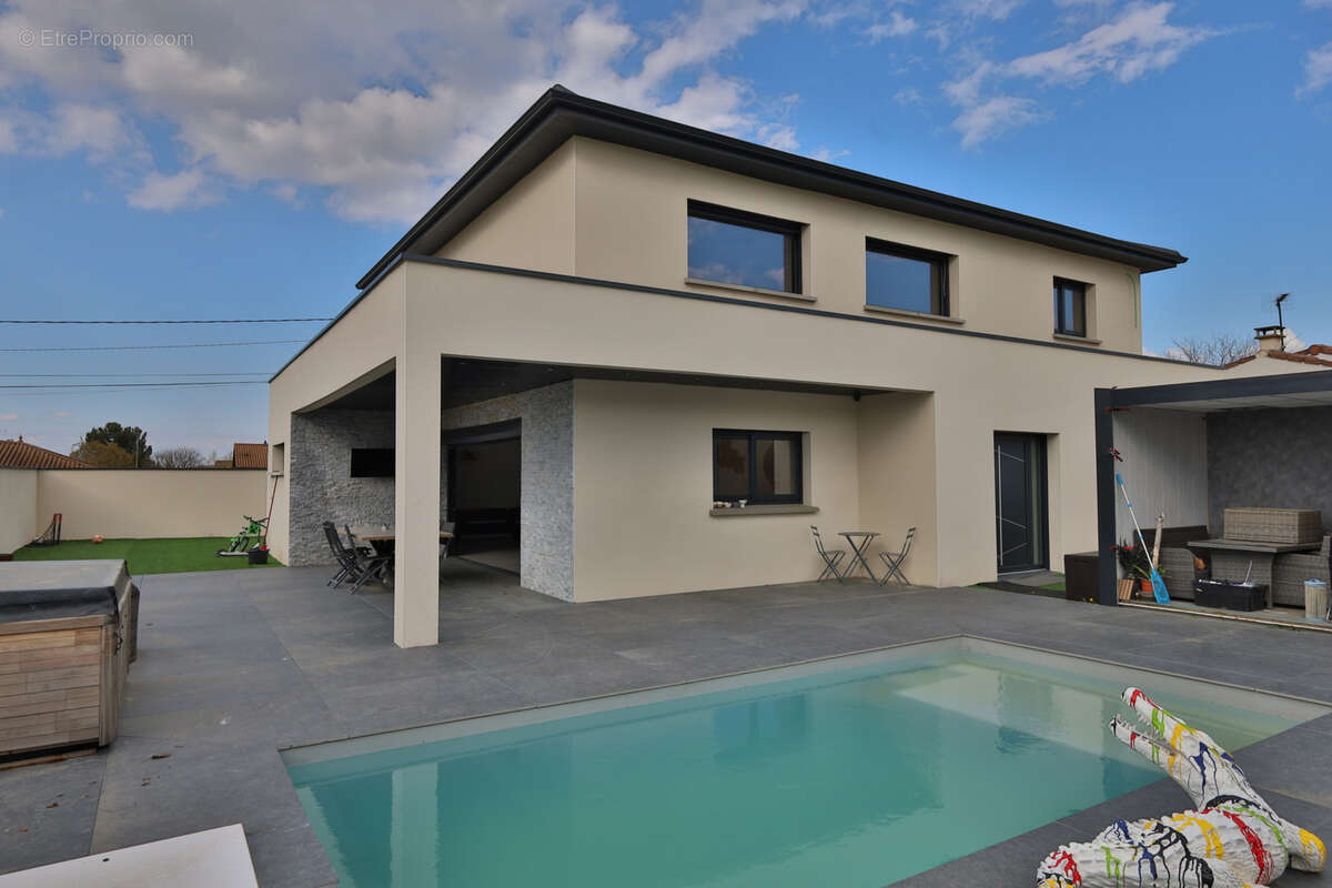 Maison à HEYRIEUX