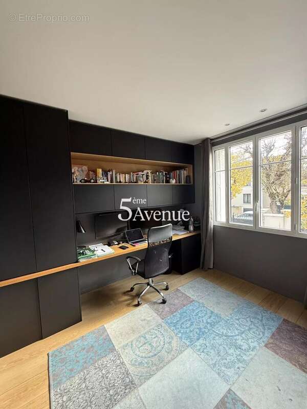 Maison à SAINT-MAUR-DES-FOSSES