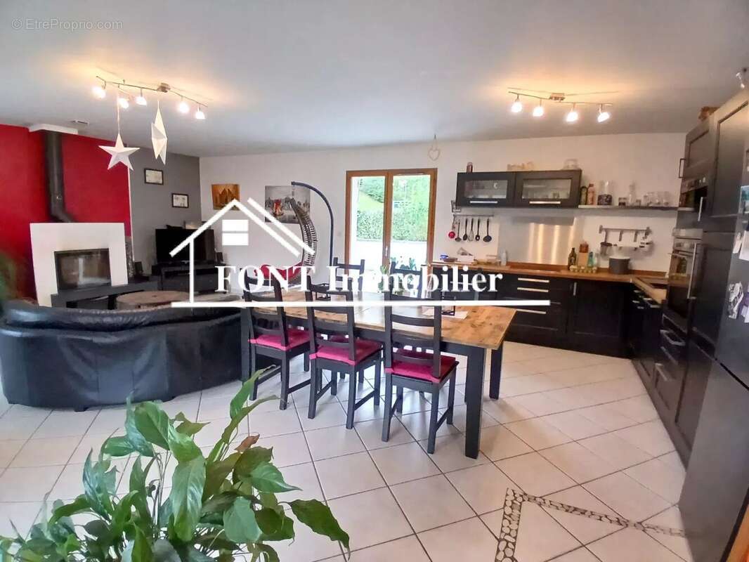 Maison à LA TERRASSE-SUR-DORLAY