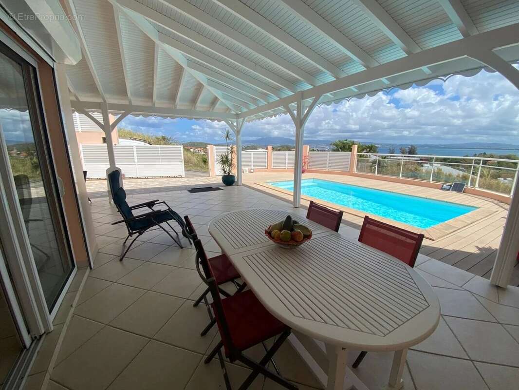 Maison à LES TROIS-ILETS