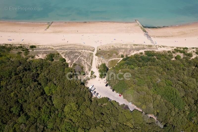 Terrain à SAINT-GEORGES-D'OLERON