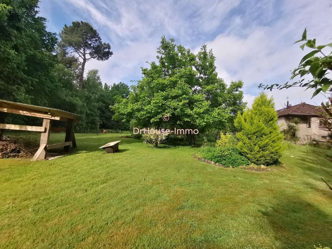 Maison à SAINT-PIERRE-DE-SALERNE