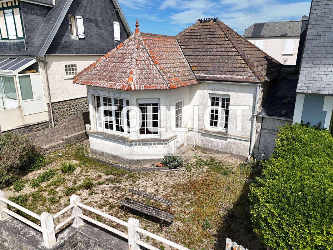 Maison à AGON-COUTAINVILLE