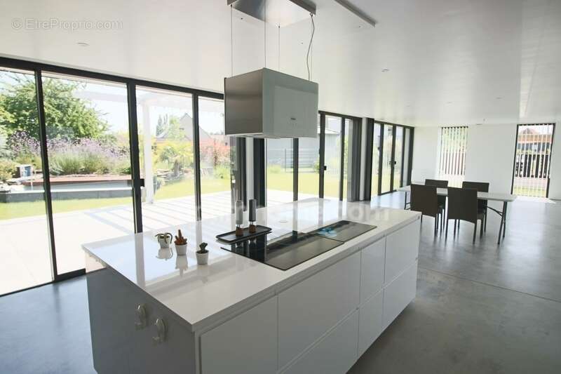 Templeuve-en-Pévèle – Maison cubique récente de 175 m² – Semi plain pied – Prestations haut de gamme - photo 11