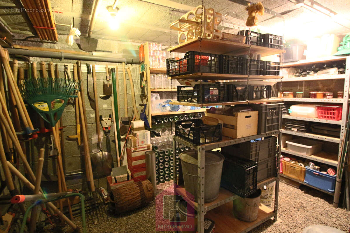 Maison familiale aux abords de Prayssac   Grand terrain et beau potentiel à exploiter ! - photo 21