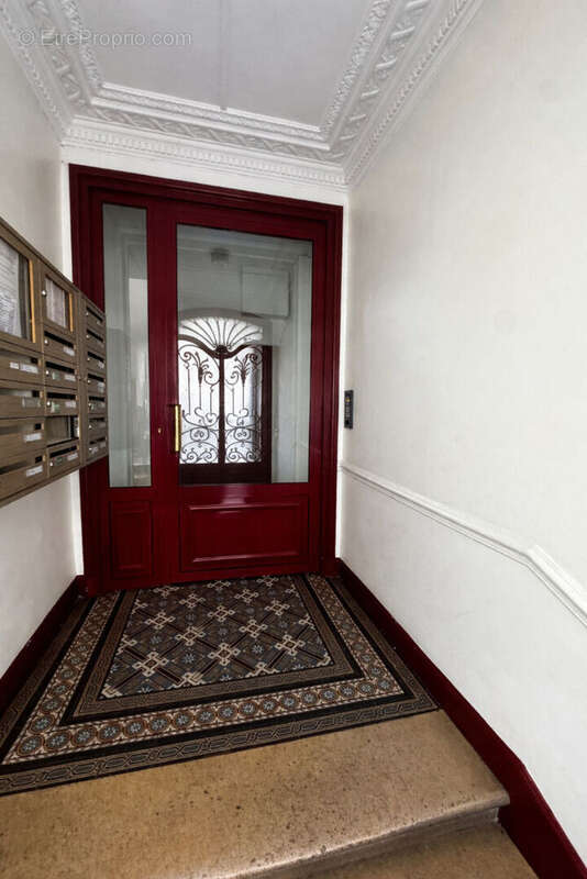 Appartement à COURBEVOIE