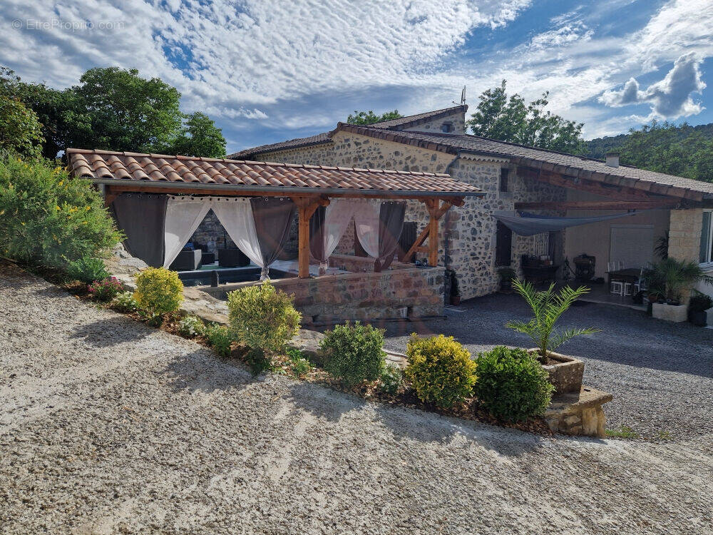 Maison à SAINT-PAUL-LE-JEUNE