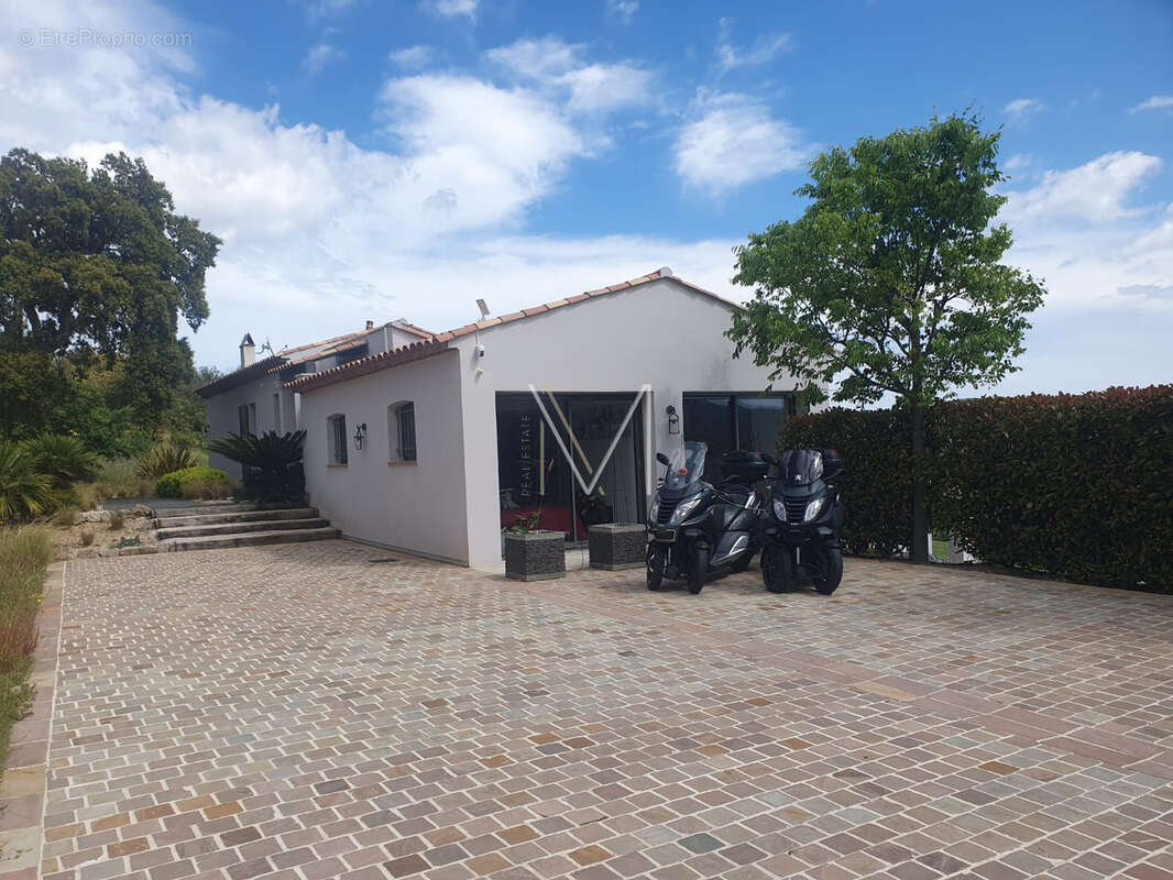 Maison à PLAN-DE-LA-TOUR