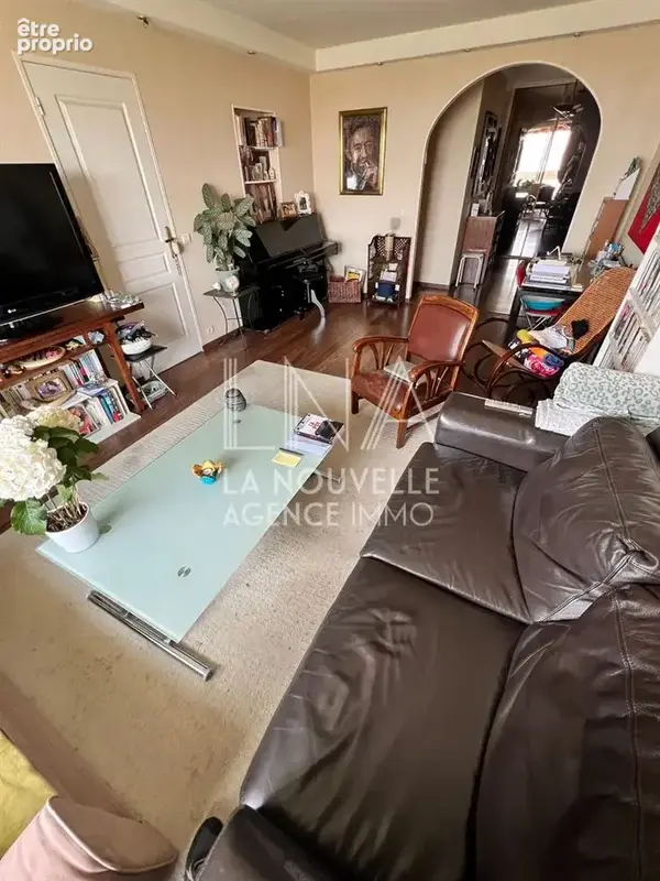 T4 82m² avec balcon vue dégagée - photo 3