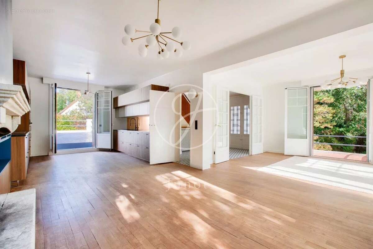 Maison à LE VESINET