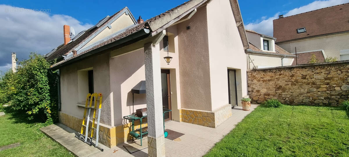 Maison à VILLEMANOCHE