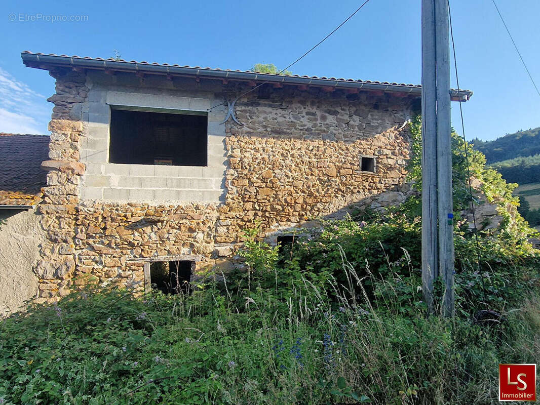 Maison à SAINT-BONNET-DES-QUARTS