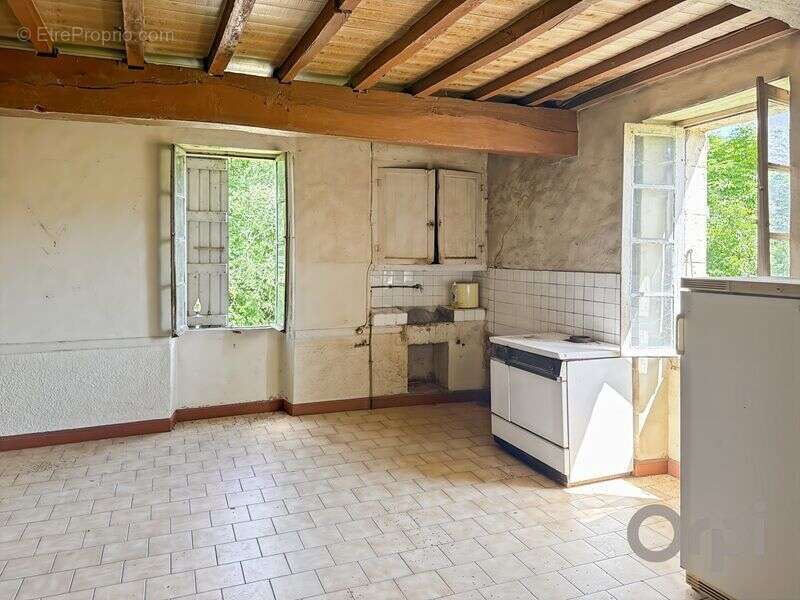 En campagne maison ancienne a renover entierement sur plus de 5000 m² de terrain - photo 7