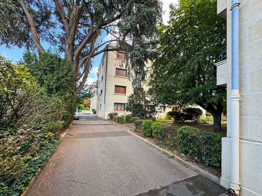Appartement à ROSNY-SOUS-BOIS