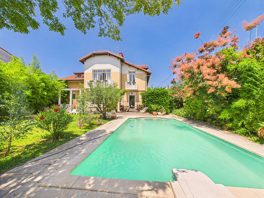 Maison à ROMANS-SUR-ISERE