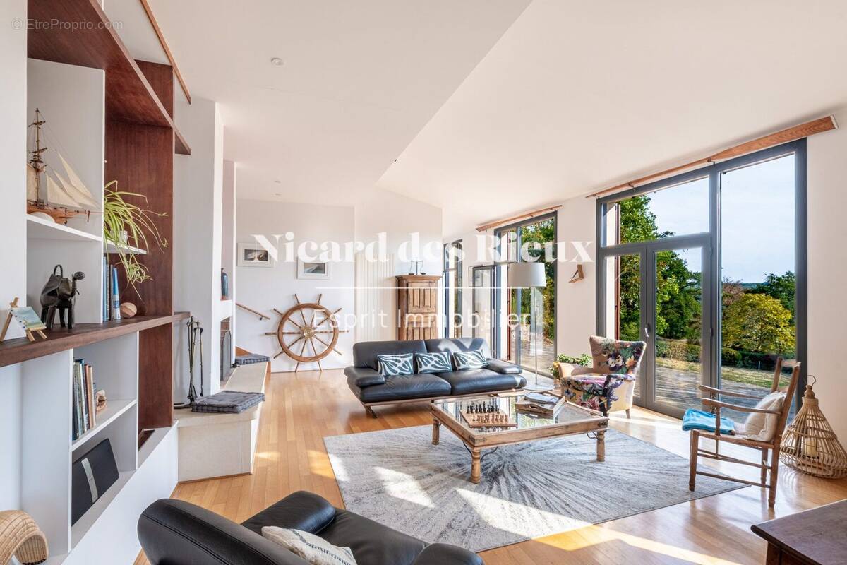 Maison à SAINT-VICTURNIEN