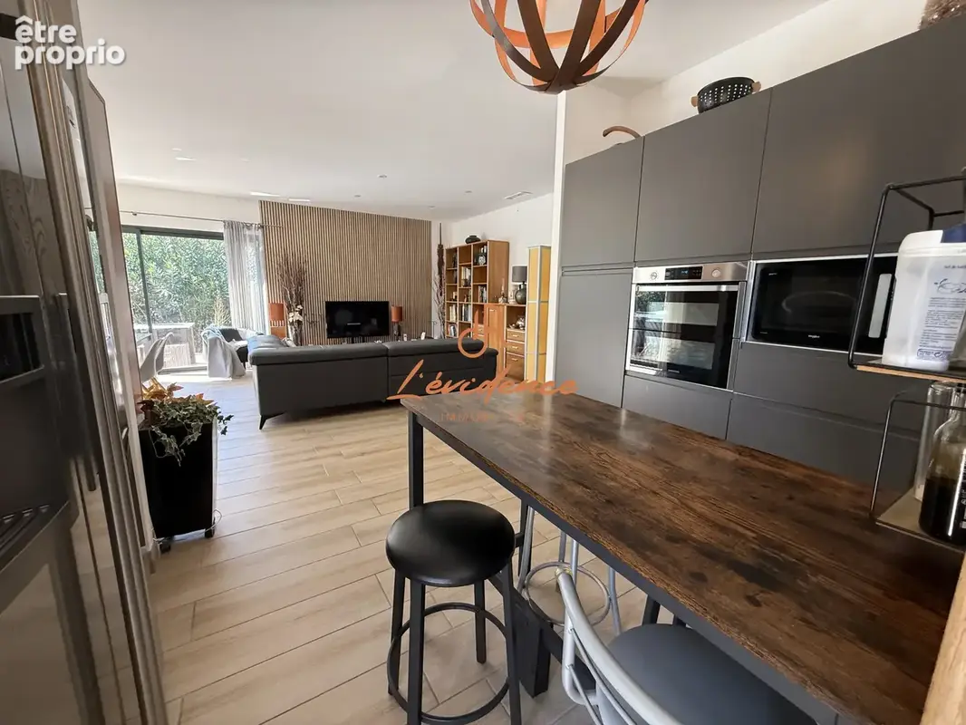 Une maison contemporaine dans le village de Montboucher - photo 5