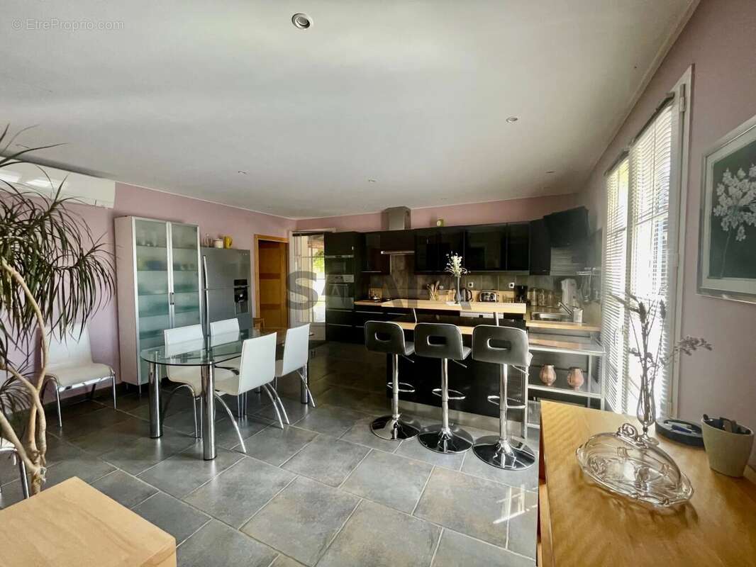 Maison à POMPIGNAN
