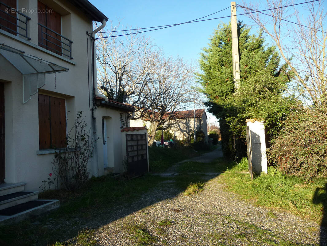 Maison à SAINT-ROMAIN-LE-PUY