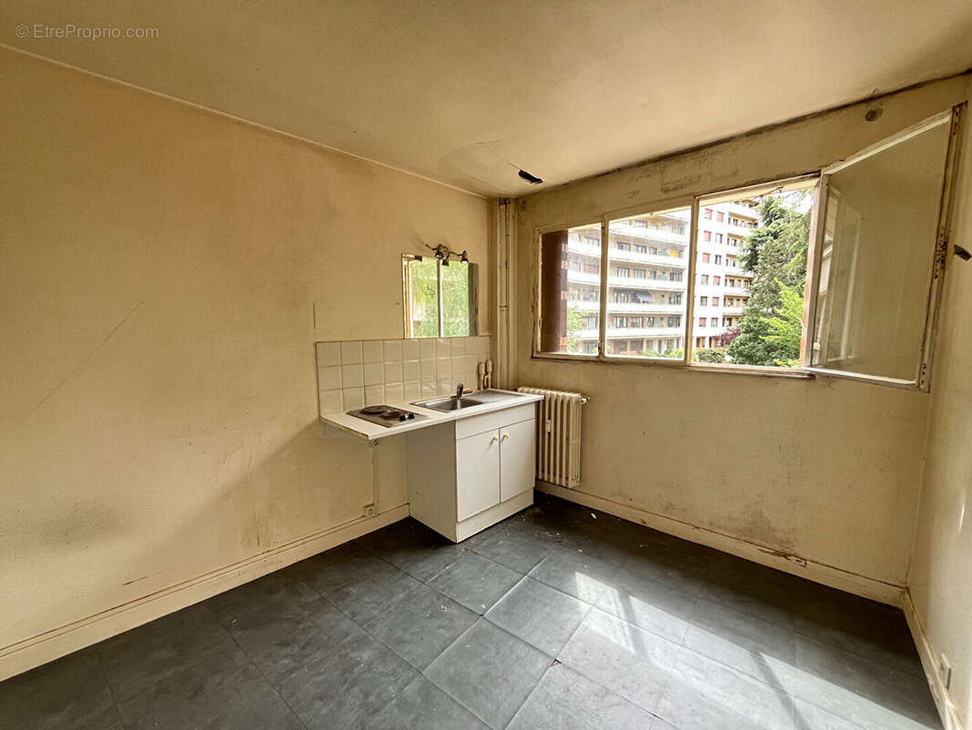 Chambre de service - 9.34 m2 / SAINT CLOUD VAL D'OR - photo 14