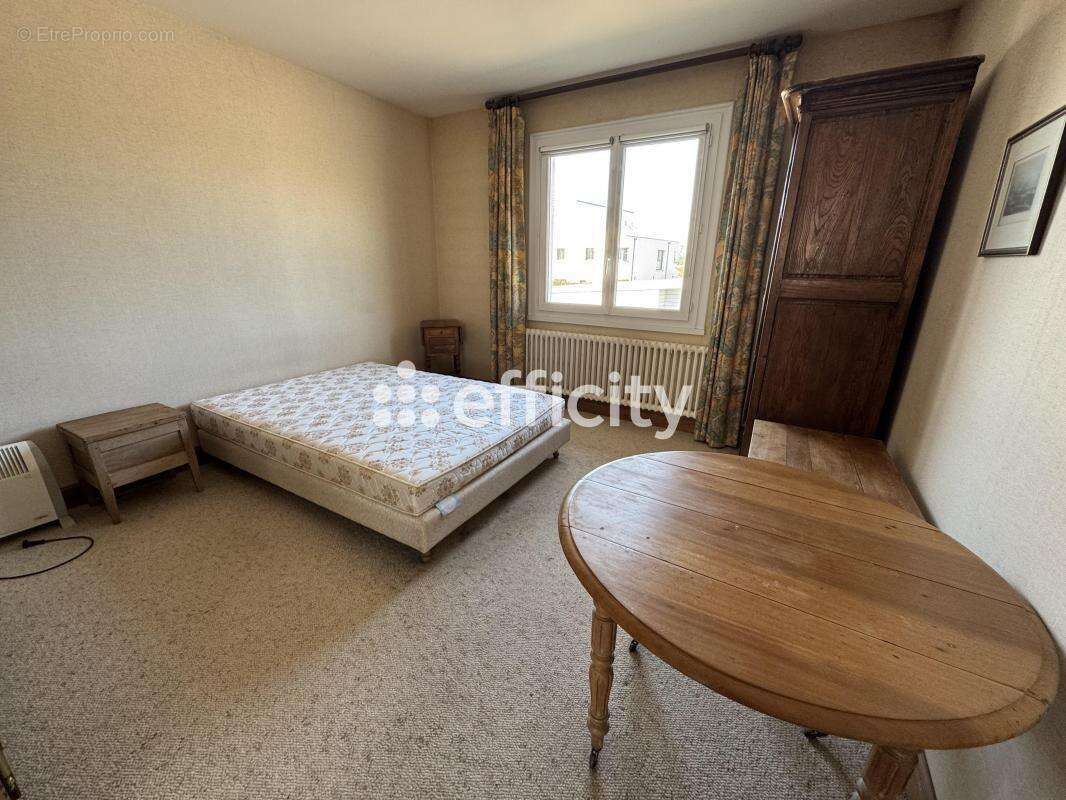 Maison 230 m² à Saint-Come-De-Fresne  - photo 15