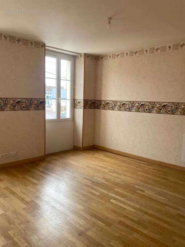 Appartement à BRIENON-SUR-ARMANCON