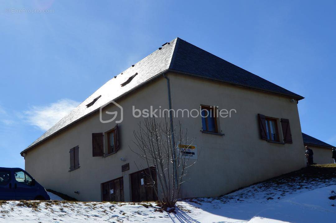 Maison à BESSE-ET-SAINT-ANASTAISE