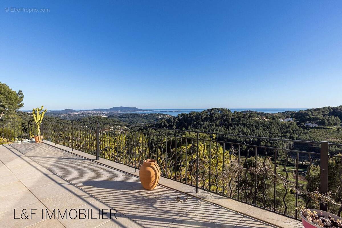 Maison à LA CADIERE-D'AZUR