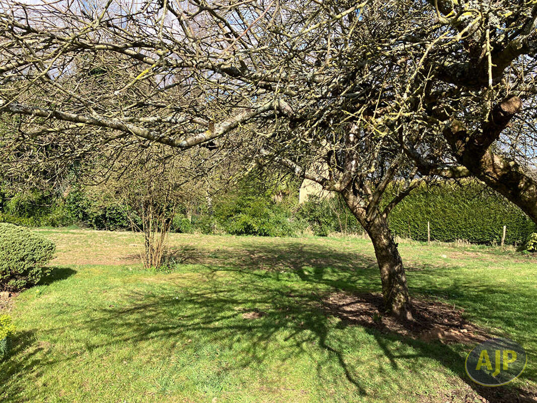 Terrain à QUESTEMBERT