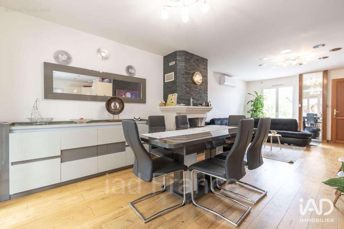 Photo 2 - Maison à BONNIERES-SUR-SEINE