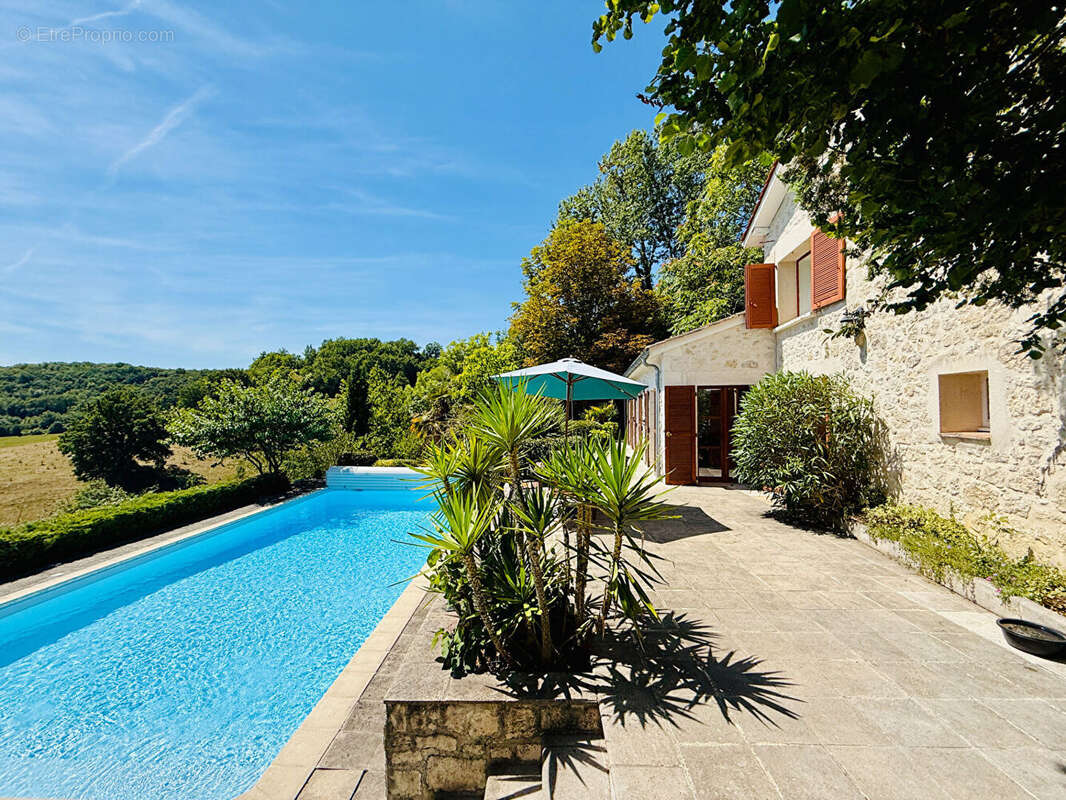 Maison à SAINTE-COLOMBE-DE-VILLENEUVE