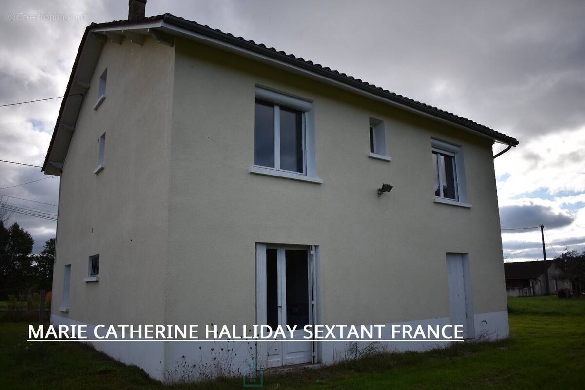 Maison à CHALAGNAC