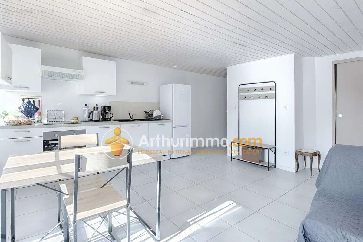 Appartement à SAINT-GEOIRE-EN-VALDAINE