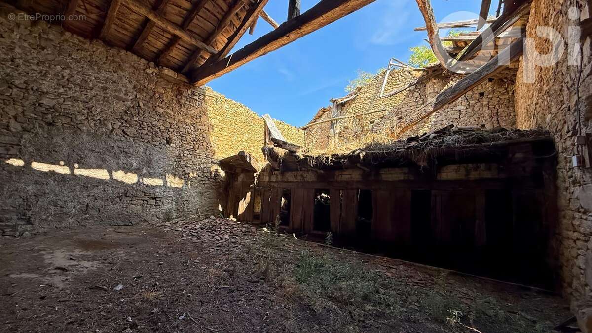  Maison à rénover avec ses 3 granges - photo 21