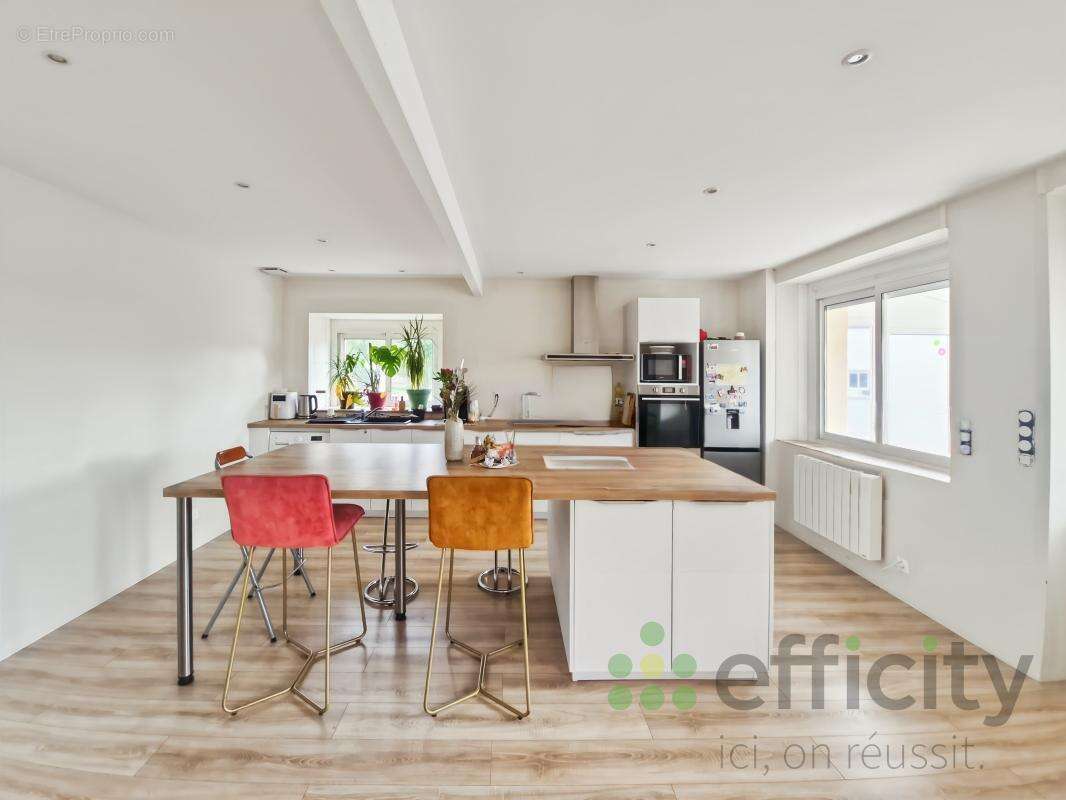 Maison à SARGE-LES-LE-MANS