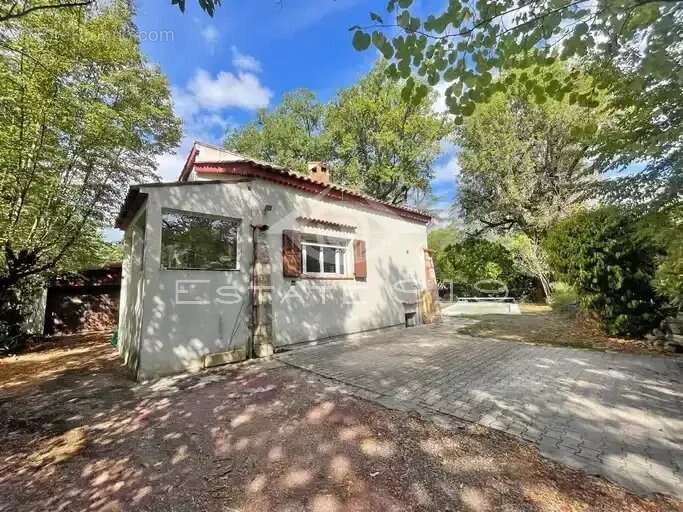 Maison à ROQUEFORT-LES-PINS