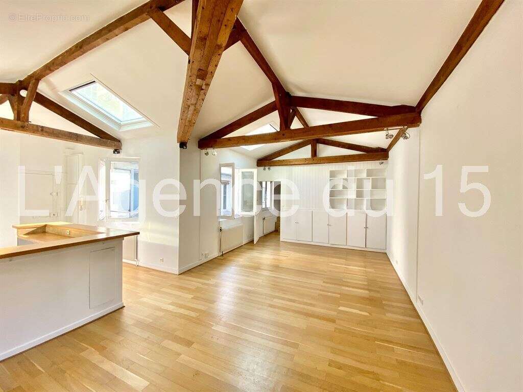 Appartement à PARIS-15E