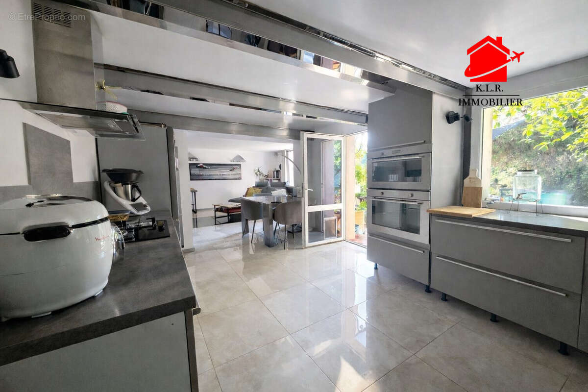 Maison 174 m² à Carros  - photo 5
